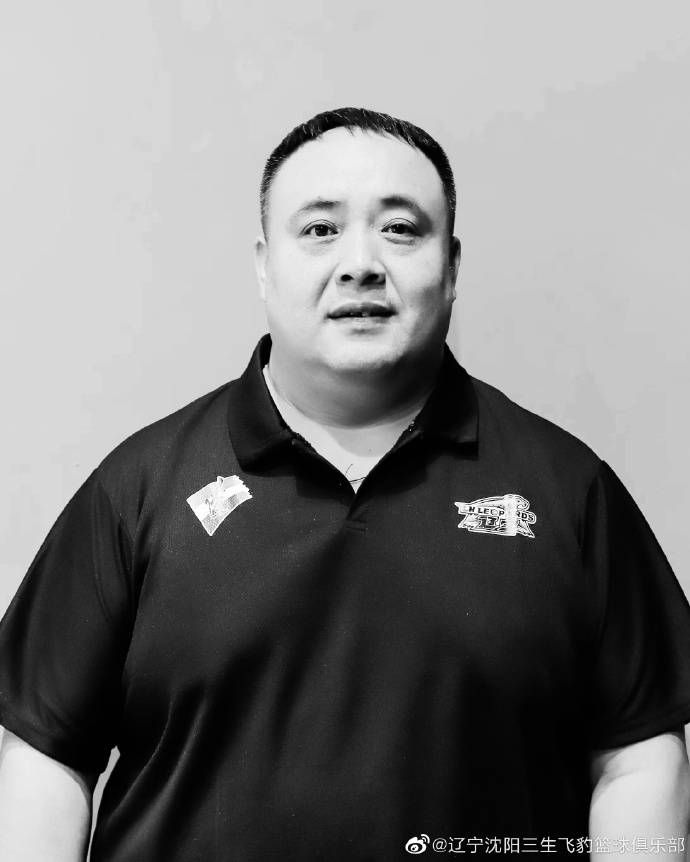 对于罗伊斯，泰尔齐奇也做出了严厉的反应，在上轮1-1战平美因茨的德甲比赛中，他让明显对其不满的罗伊斯在替补席坐满了90分钟。